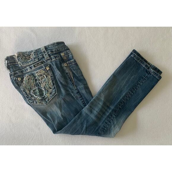 Miss Me Signature Crop Embellished Gems Jeans (27-28”Wx24”L) Style #: JE8664C# - Picture 3 of 10